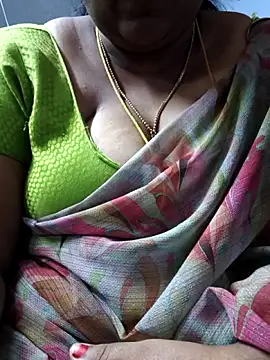 Snapshot of TAMIL_ELAKKIYA chatting on 12.19.25 TAMIL ELAKKIYA online show from 12.19.25