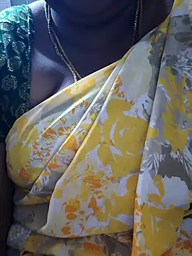 Snapshot of TAMIL_ELAKKIYA chatting on 02.01.26 TAMIL ELAKKIYA online show from 02.01.26