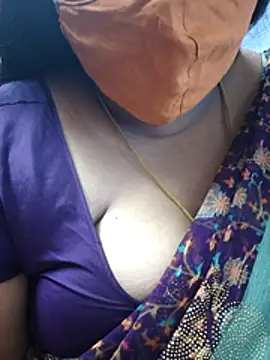 Snapshot of TAMIL_ELAKKIYA chatting on 02.10.26 TAMIL ELAKKIYA online show from 02.10.26