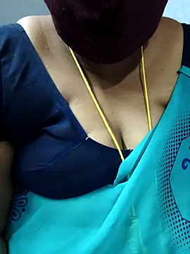 Snapshot of TAMIL_ELAKKIYA chatting on 02.27.26 TAMIL ELAKKIYA online show from 02.27.26