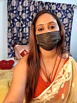 Snapshot of Cute-lusi chatting on 11.05.25 Cute-lusi online show from 11.05.25