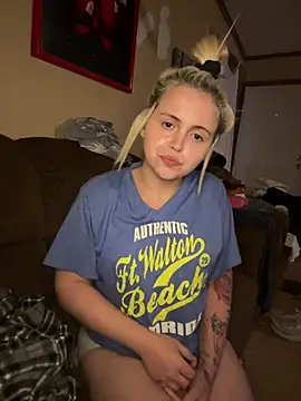 JuicyExxxperience online show from 04.19.26