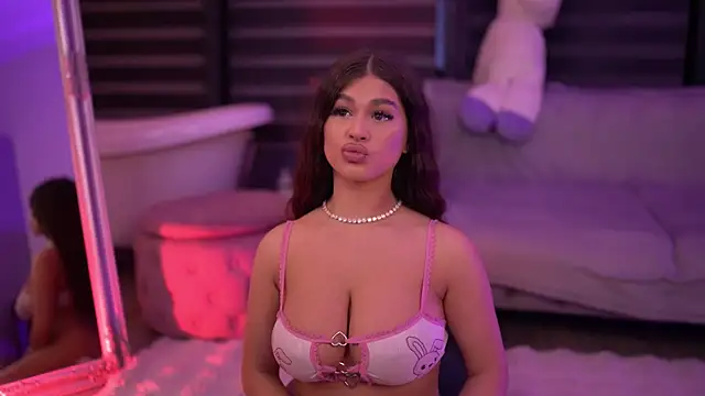 BellaNoirre online show from 11.15.25