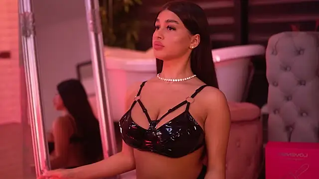 BellaNoirre online show from 11.28.25