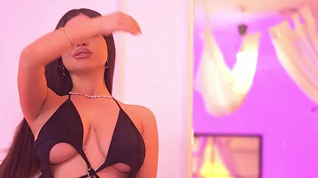 BellaNoirre online show from 01.10.26