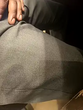 hotboy43339 online show from 10.27.25