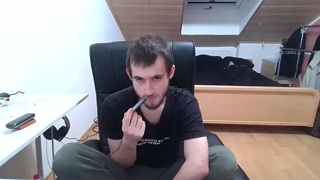 Snapshot of Bez3ybik chatting on 10.24.25 Bez3ybik online show from 10.24.25