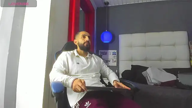 Yiyo10  online show from 02.23.26