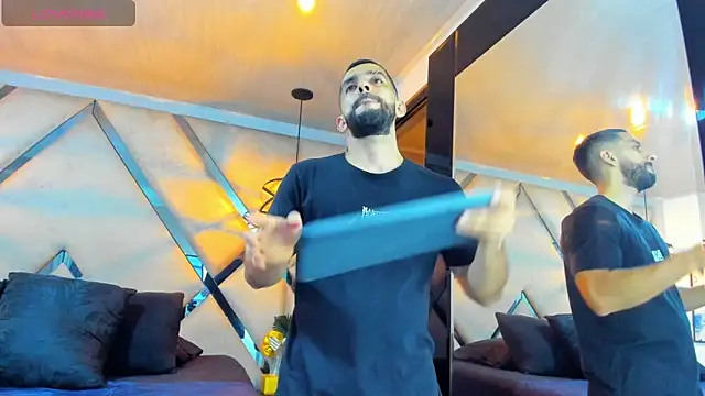 Yiyo10  online show from 04.17.26