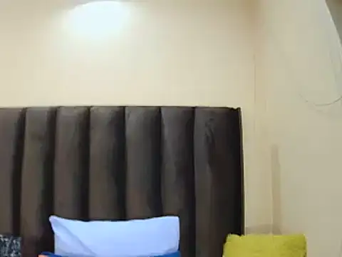 Snapshot of BigAssjuicy26 chatting on 11.12.25 BigAssjuicy26 online show from 11.12.25