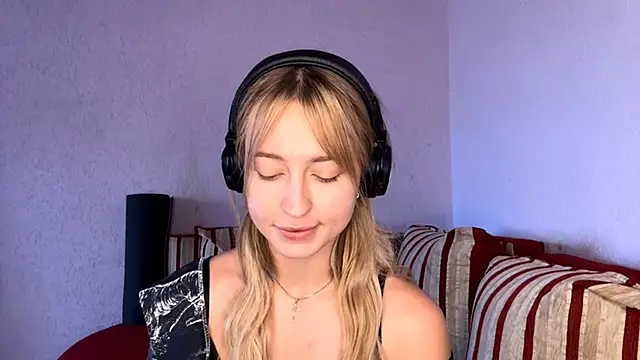 Snapshot of Jetta_Corsacami chatting on 09.11.25 Jetta Corsacami online show from 09.11.25