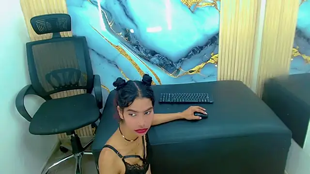 Snapshot of TifannyHott chatting on 09.11.25 TifannyHott online show from 09.11.25