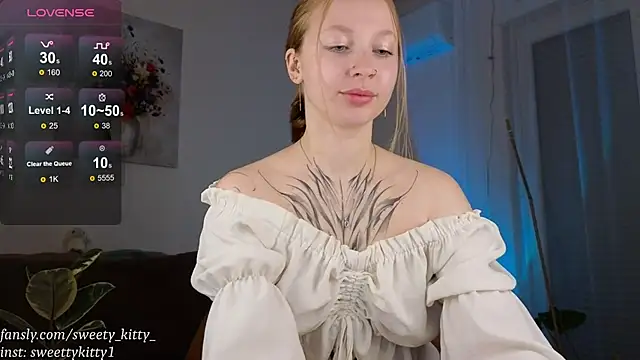 Snapshot of sweettykitty chatting on 11.29.25 sweettykitty online show from 11.29.25