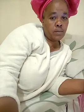 Snapshot of Ebonyboobsmilk chatting on 10.02.25 Ebonyboobsmilk online show from 10.02.25