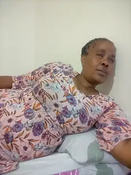 Snapshot of Ebonyboobsmilk chatting on 10.06.25 Ebonyboobsmilk online show from 10.06.25