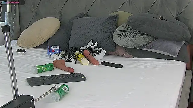 LolaButtie online show from 09.13.25