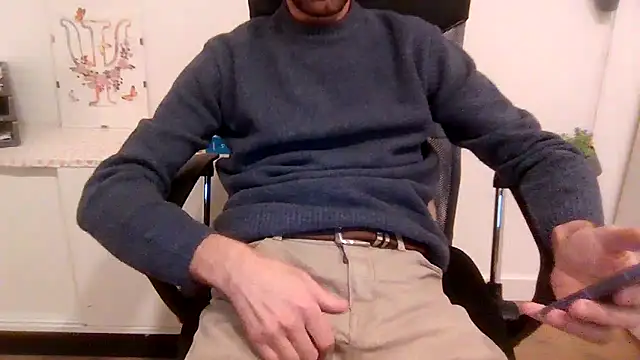 Snapshot of Edu7911 chatting on 11.28.25 Edu7911 online show from 11.28.25