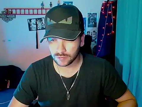 Snapshot of cortelioni_massimo_ chatting on 11.08.25 cortelioni massimo online show from 11.08.25