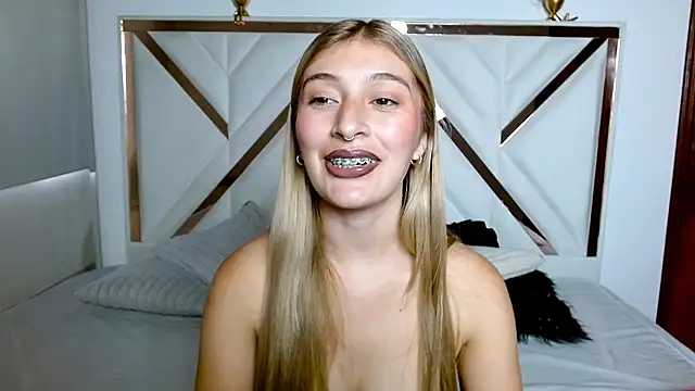 SophiaaLee online show from 02.14.26