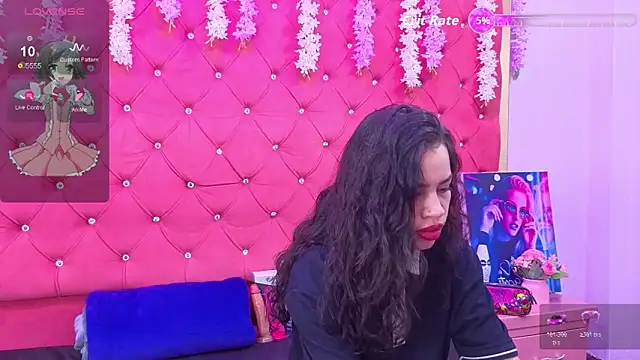 Snapshot of Nanis_James chatting on 11.20.25 Nanis James online show from 11.20.25