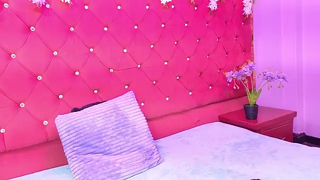 Nanis James online show from 01.09.26