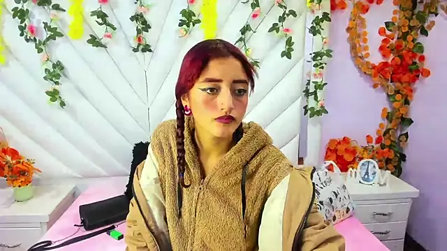 Snapshot of _Maleja_19_ chatting on 09.09.25 Maleja 19 online show from 09.09.25