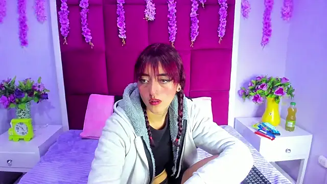 Snapshot of _Maleja_19_ chatting on 10.07.25 Maleja 19 online show from 10.07.25