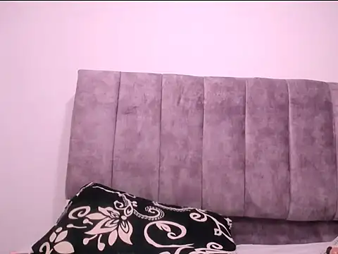 Snapshot of Luciana_hardmand chatting on 10.15.25 Luciana hardmand online show from 10.15.25