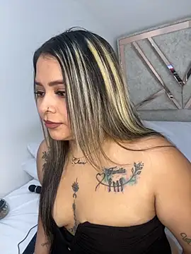 Snapshot of ashley-swift- chatting on 10.21.25 ashley-swift- online show from 10.21.25