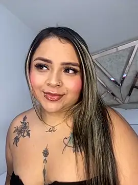 Snapshot of ashley-swift- chatting on 11.17.25 ashley-swift- online show from 11.17.25