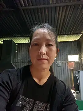 Snapshot of Huong-Ly chatting on 09.10.25 Huong-Ly online show from 09.10.25