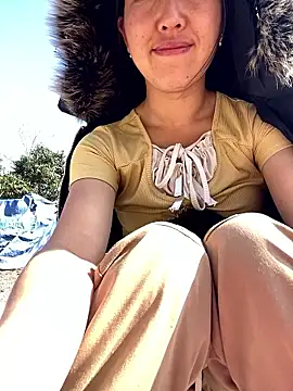 Huong-Ly online show from 01.12.26