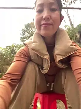 Huong-Ly online show from 02.14.26