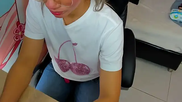 StarletTays online show from 10.18.25