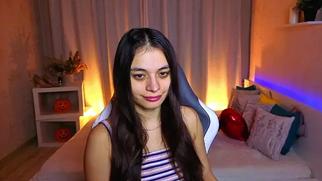 Snapshot of Leila_Hefner chatting on 11.26.25 Leila Hefner online show from 11.26.25