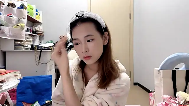 Snapshot of Ann-cookie chatting on 05.14.26 Ann-cookie online show from 05.14.26