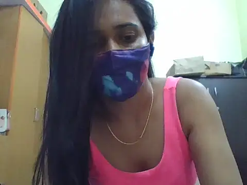 Snapshot of Curvyqueenz chatting on 12.19.25 Curvyqueenz online show from 12.19.25