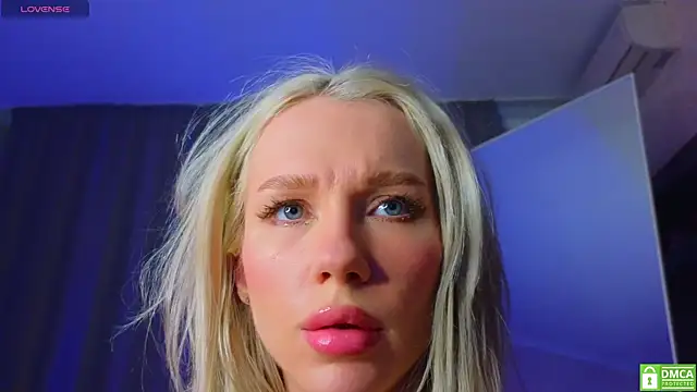 KittenFang online show from 04.03.26