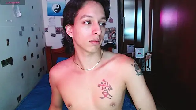 Snapshot of DannyPhantom555 chatting on 10.02.25 DannyPhantom555 online show from 10.02.25