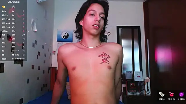 Snapshot of DannyPhantom555 chatting on 10.15.25 DannyPhantom555 online show from 10.15.25