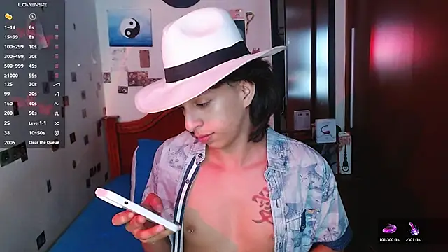 Snapshot of DannyPhantom555 chatting on 11.10.25 DannyPhantom555 online show from 11.10.25