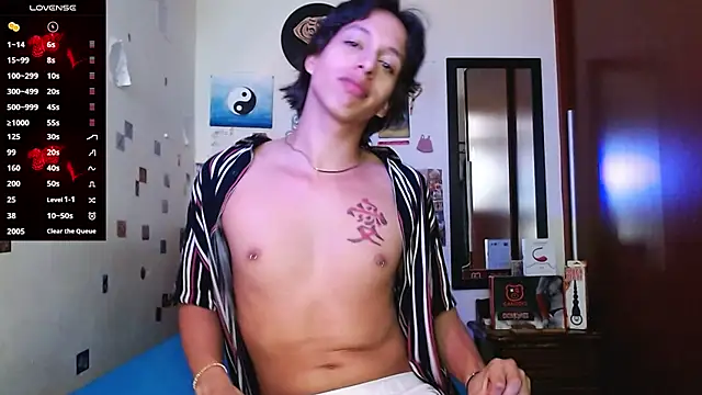 Snapshot of DannyPhantom555 chatting on 11.18.25 DannyPhantom555 online show from 11.18.25