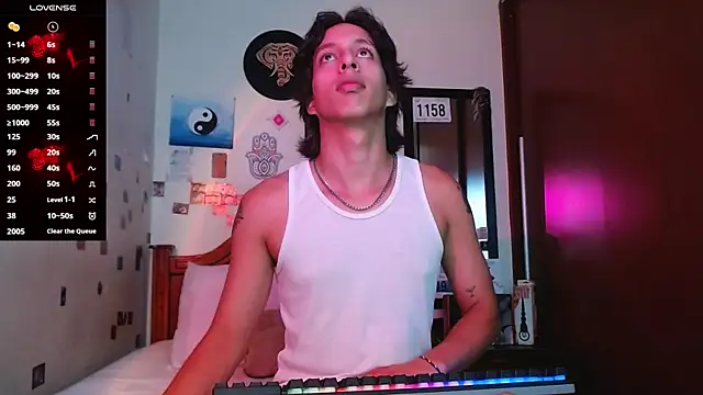 Snapshot of DannyPhantom555 chatting on 12.16.25 DannyPhantom555 online show from 12.16.25