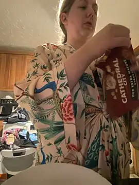 Missmissymee online show from 10.04.25