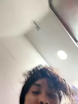 Snapshot of LuckyKhloe chatting on 11.04.25 LuckyKhloe online show from 11.04.25