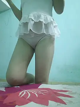 Emi Fujin online show from 11.13.25