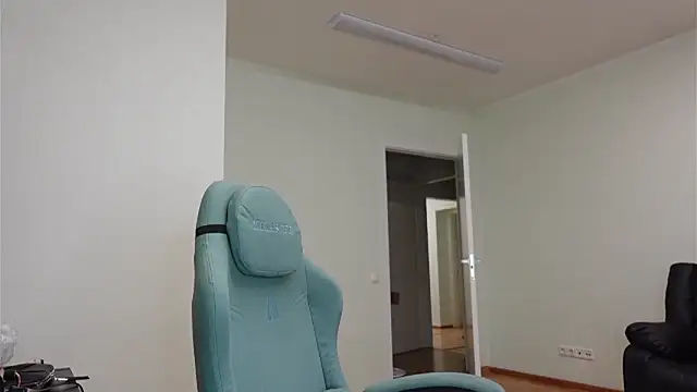 Laura Chaplin online show from 10.27.25