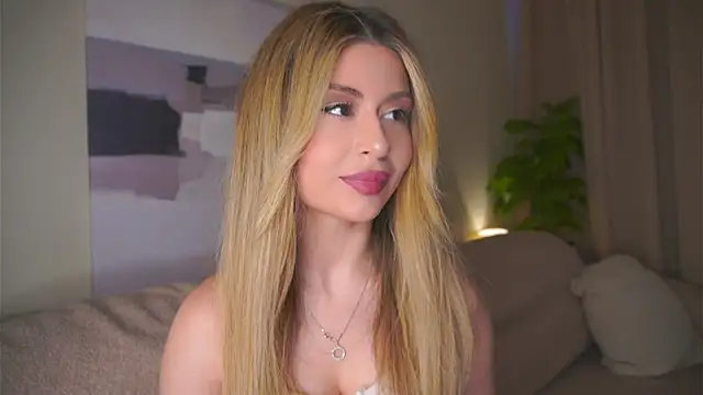 Snapshot of GeorginaHarn chatting on 05.05.26 GeorginaHarn online show from 05.05.26