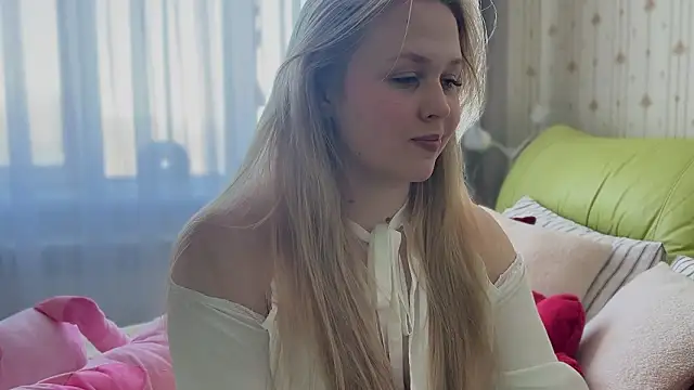 Snapshot of Estella_Elwood chatting on 02.03.26 Estella Elwood online show from 02.03.26