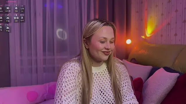 Snapshot of Estella_Elwood chatting on 03.01.26 Estella Elwood online show from 03.01.26